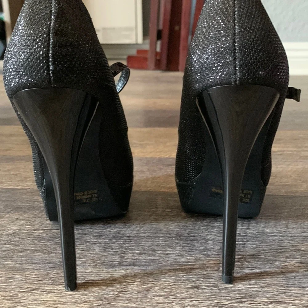 NEW!!!! spaRkle ✨ super sparkly t-strap heels!! - Picture 2 of 8